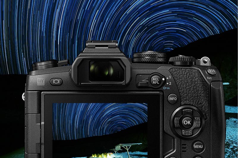 Image of Camera taking star trails photo.